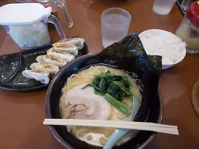 醤油ラーメン 餃子