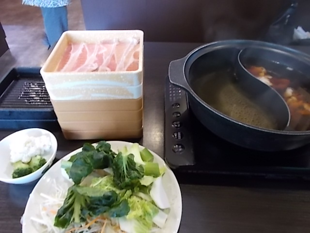 水炊きとすき焼鍋