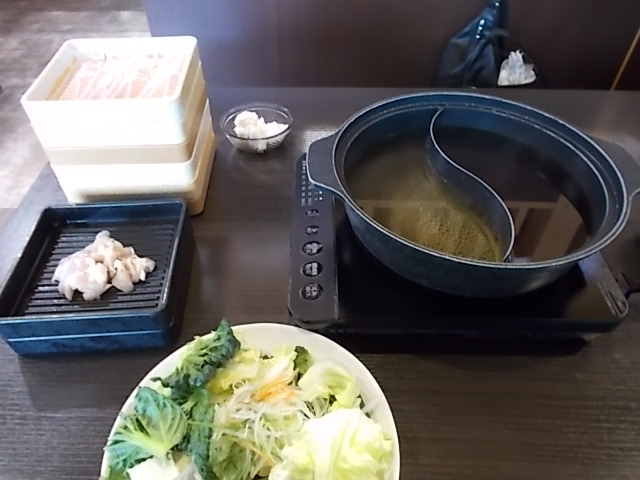 水炊きとすき焼鍋